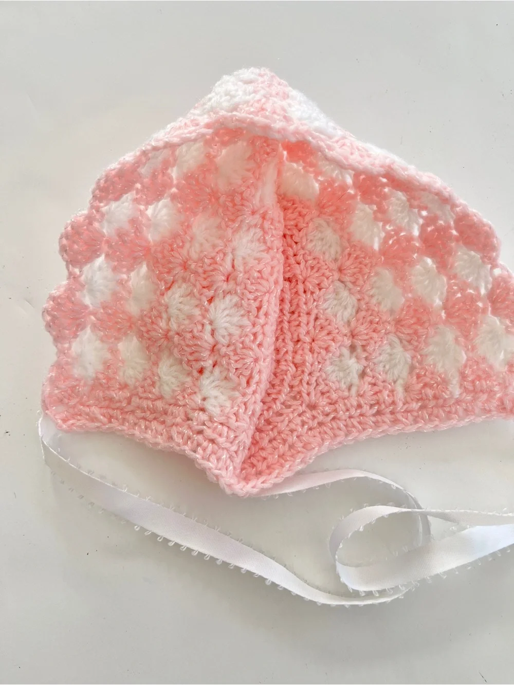 NEW Handmade light Pink & White Crochet Baby Bonnet with Ties newborn 0-3 months